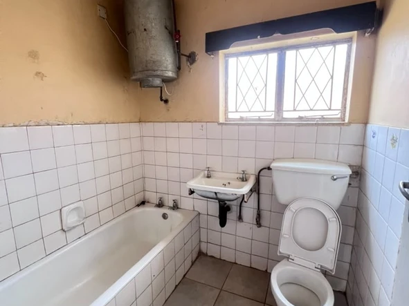 3 Bedroom Flat & Apartment