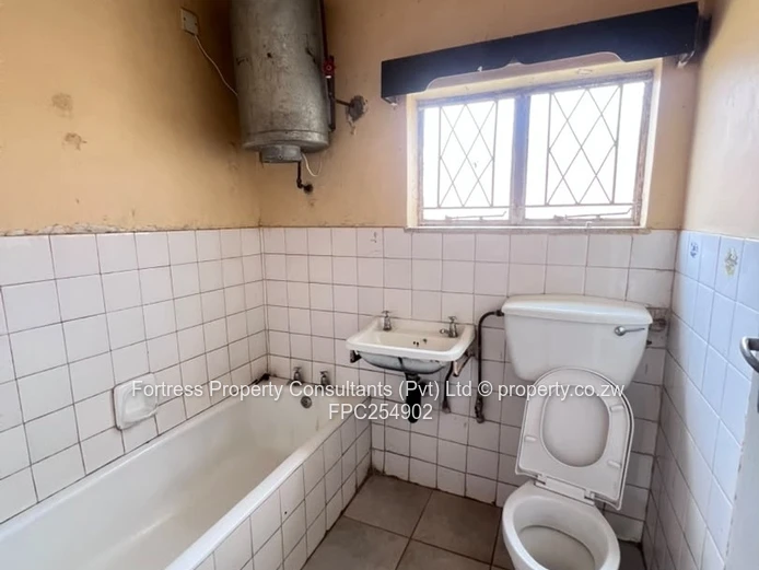 3-Bedroom Flat – Mabelreign, Harare