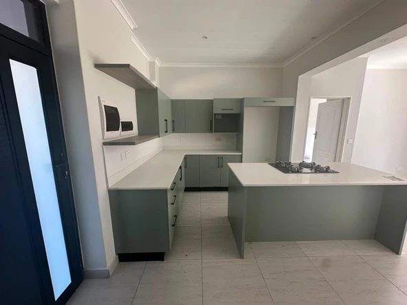 2 Bedroom Flat & Apartment