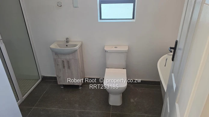 3 bedroomed apartment to rent in Greendale