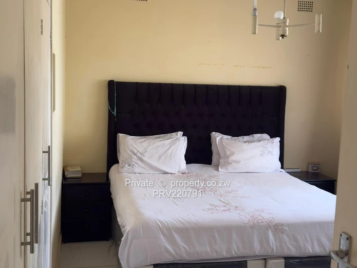 Emmaculate 2 bedroomed garden flat (Sole Mandate)