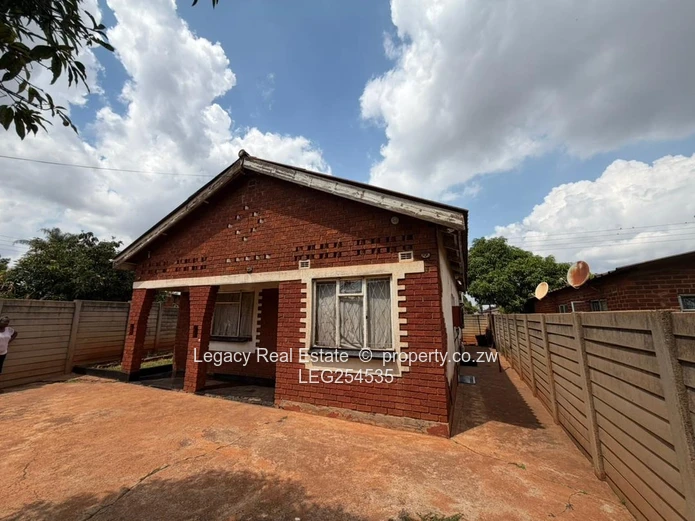 3-Bed Kuwadzana House — Walled, Paved, En-Suite, Garden (Sole Mandate)