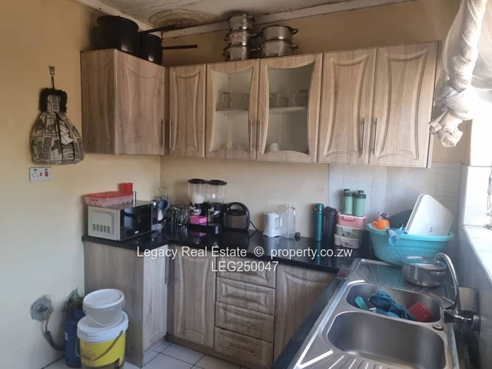 Sunny 2-Bed Cottage in Marlborough, Harare West — Borehole