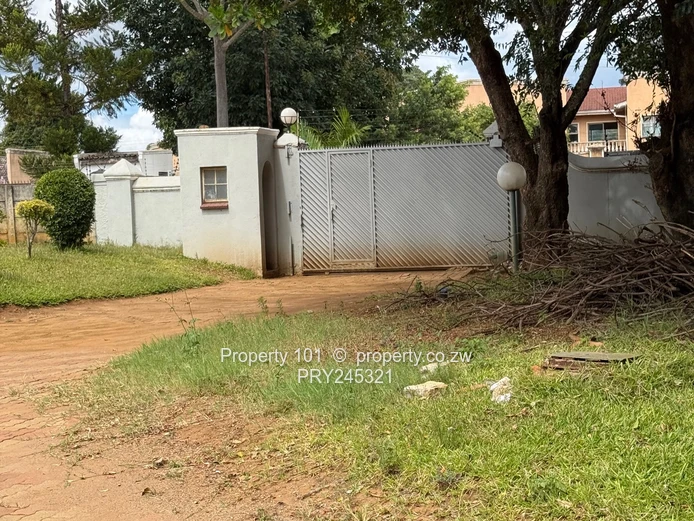 Price on application-Rental 5 bedrooms house in Borrowdale west