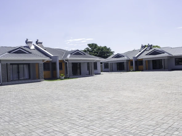 3 Bedroom Flat & Apartment