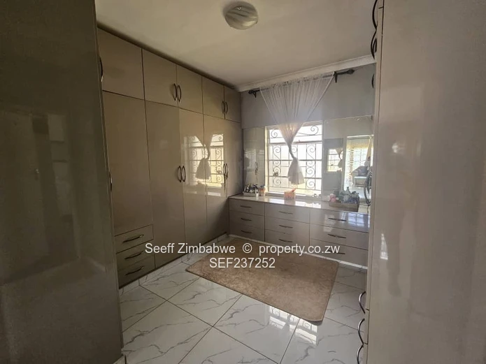 Modern 4-Bedroom Family Home with Excellent Amenities