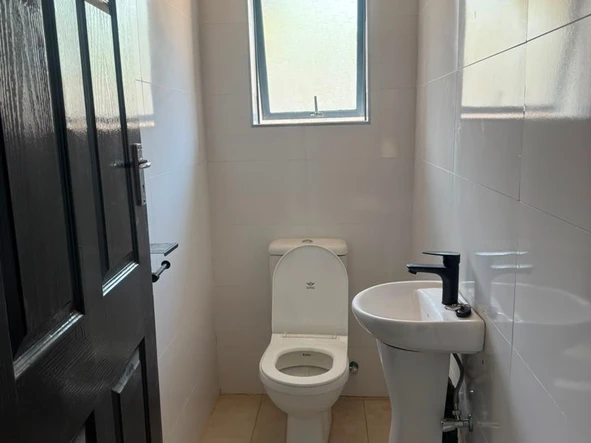4 Bedroom Flat & Apartment