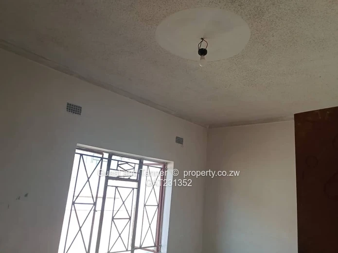 3-Bedroom House for Sale in Chitungwiza Unit L – Council Cession with Community Borehole Access