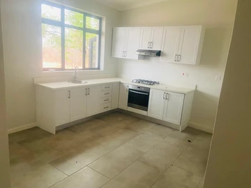 2 Bedroom Flat & Apartment