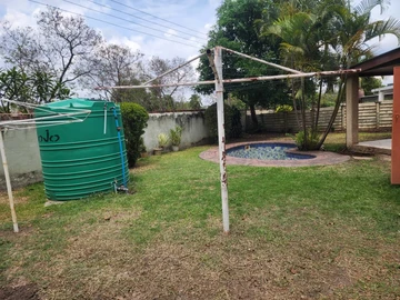 3 Bedroom Flat & Apartment