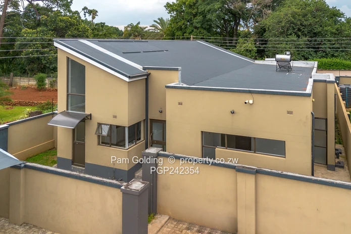Modern 3 Bedroom Townhouse 