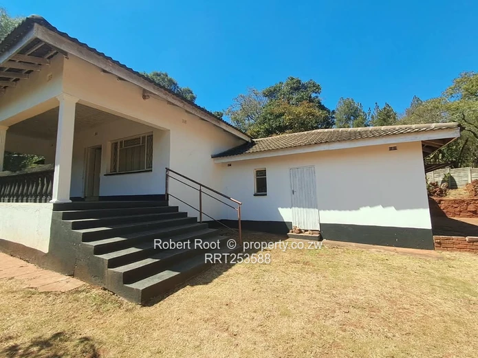 Sunny 2-Bed Cottage in Kambanji, Borehole & Tiled Floors