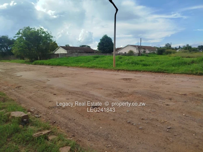 Stand in Established Mabelreign Neighborhood