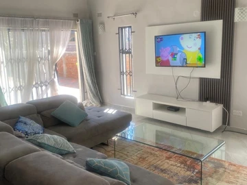 5 Bedroom House