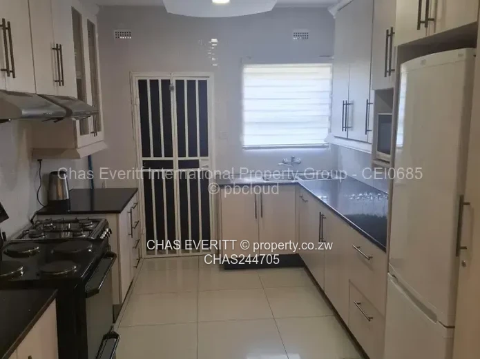 Fully Furnished 2 Bed  Cottage To Let In Manresa