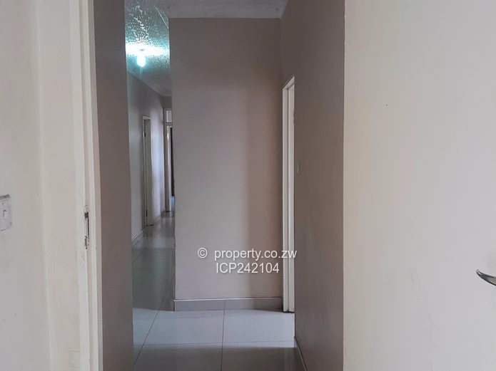 Mainway Meadows, Solid and Beautiful 4 Bedroom house for sale with a 2 bed guest wing.  (Sole Mandate)