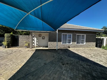 3 Bedroom Flat & Apartment