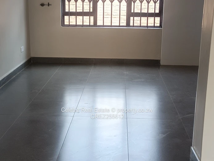 Old Marlborough duplex flat to let 
