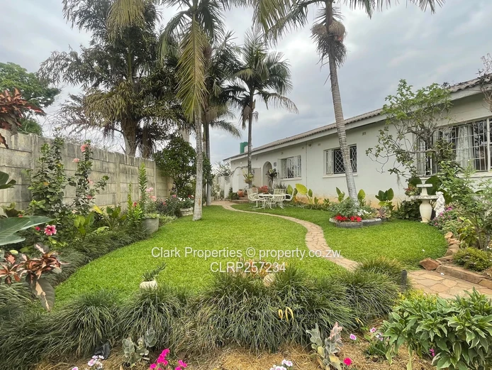Your Dream Home By The Golf Course