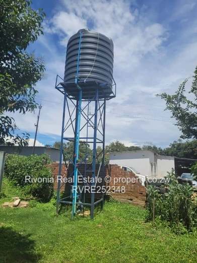 Greendale 3-Bed Home with Large Lawn & Borehole