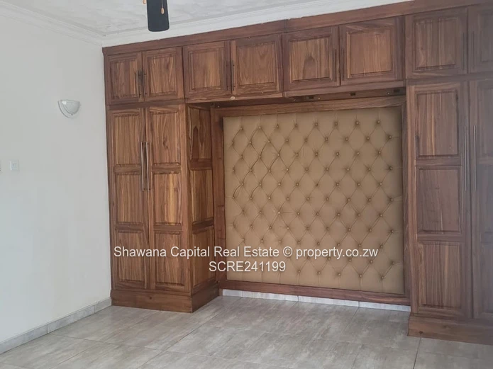 Luxurious 4 House In Norton, Nharira (Sole Mandate)