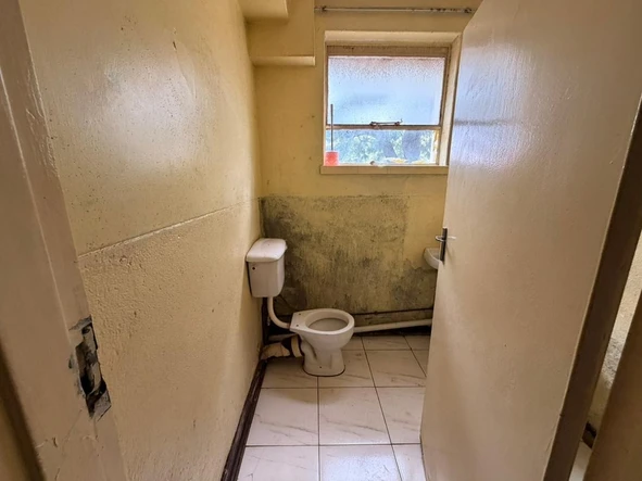 30 Bedroom Flat & Apartment