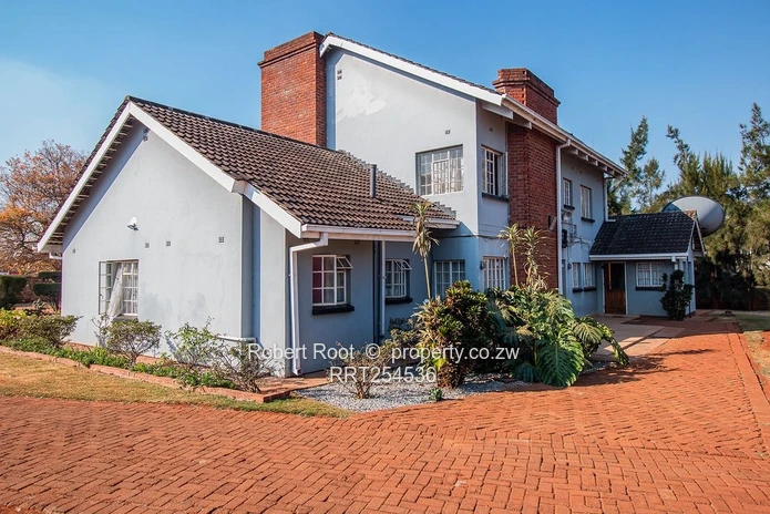 Prime 5 Bedroom Home for Sale in Helensvale