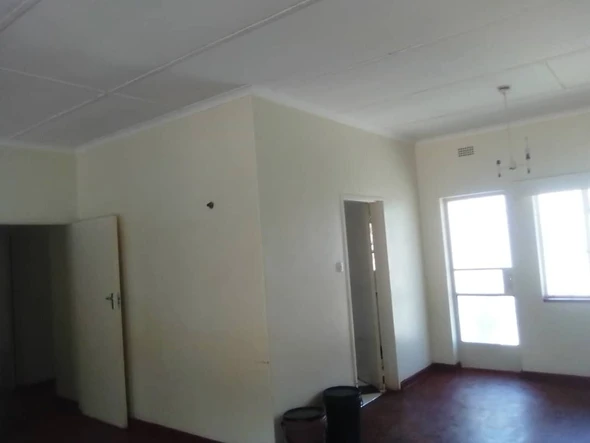 6 Bedroom House