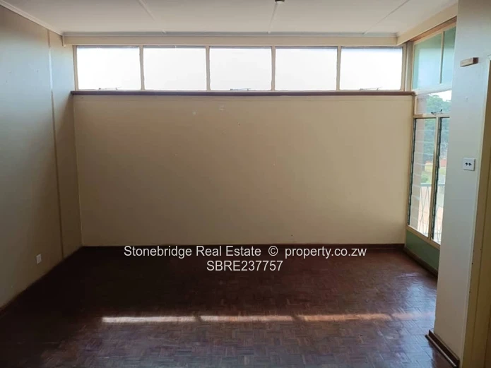 Charming 1-Bedroom Flat in Northend – Prime Location!