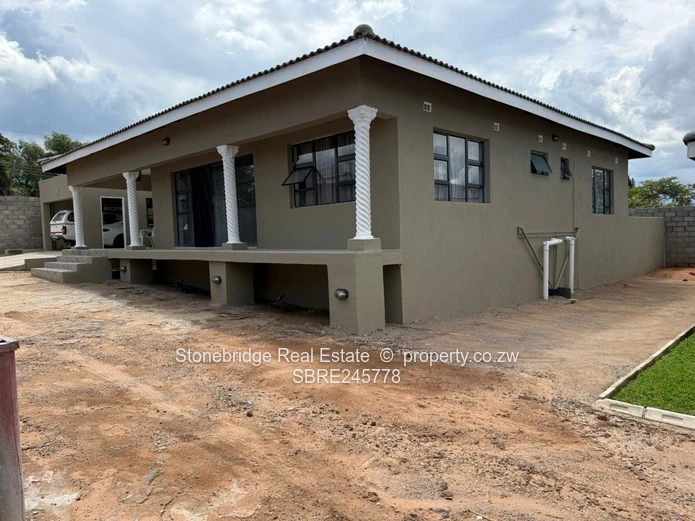 Modern 3 Bedroomed Townhouse in Burnside for sale