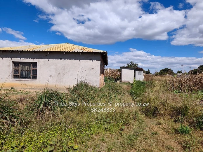 3 Bedroomed Cottage On 2000Sqm 