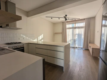 2 Bedroom Flat & Apartment