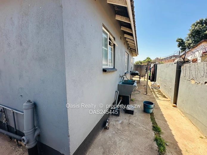 Neat House For Rent In Highfields Main Street