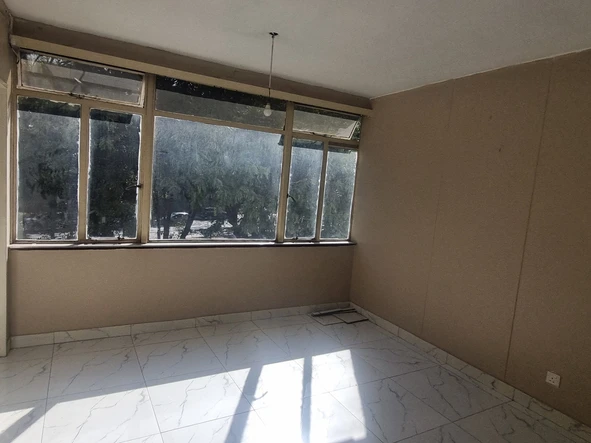 2 Bedroom Flat & Apartment
