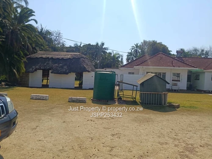 Commercial Property in Milton
