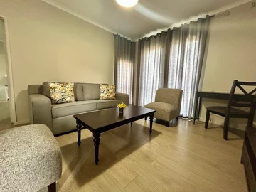 2 Bedroom Flat & Apartment