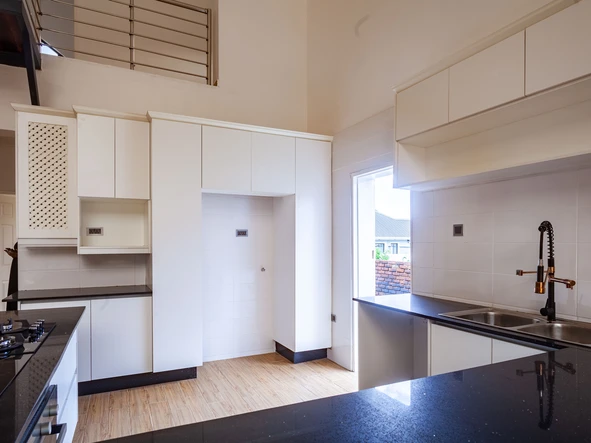3 Bedroom Flat & Apartment