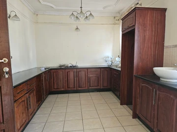 9 Bedroom House