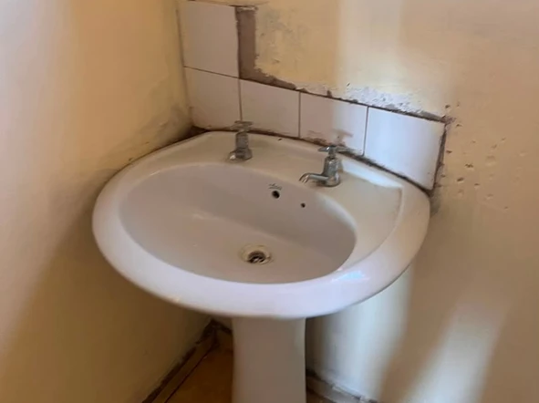 2 Bedroom Flat & Apartment