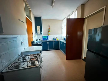 2 Bedroom Flat & Apartment