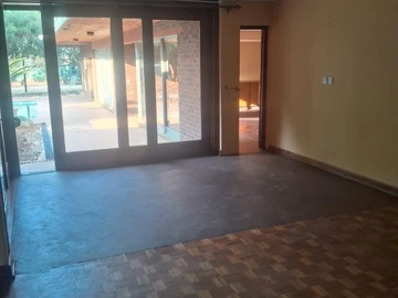 6 Bedroom House