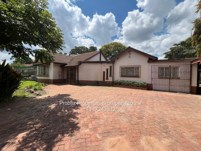  Spacious Family Home with Guest Wing & Cottage | Hatfield North