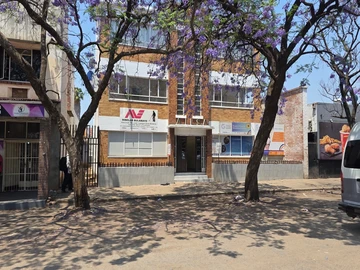 2 Bedroom Flat & Apartment