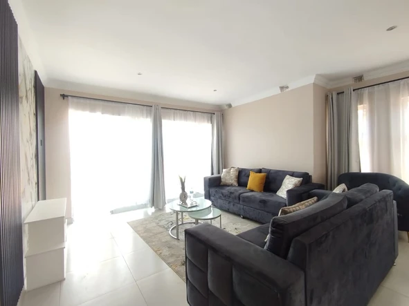 3 Bedroom Flat & Apartment