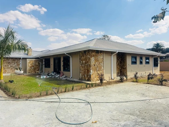 6 Bedroom House