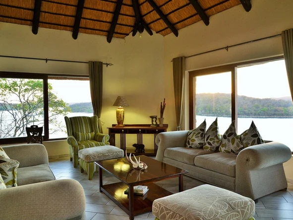 Hotel & Lodge