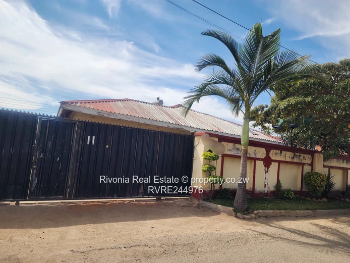 Mainway Meadows 4-Bed Home with Borehole — Harare South