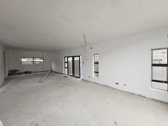 4 Bedroom Garden Flat