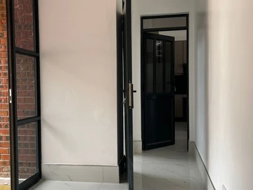 3 Bedroom Flat & Apartment