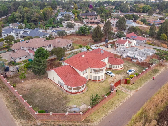 6 Bedroom House
